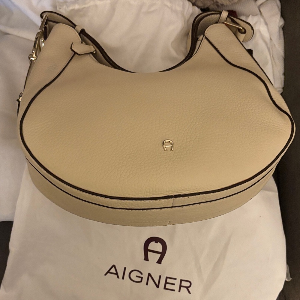Etienne Aigner Beige Leather Shoulder Bag